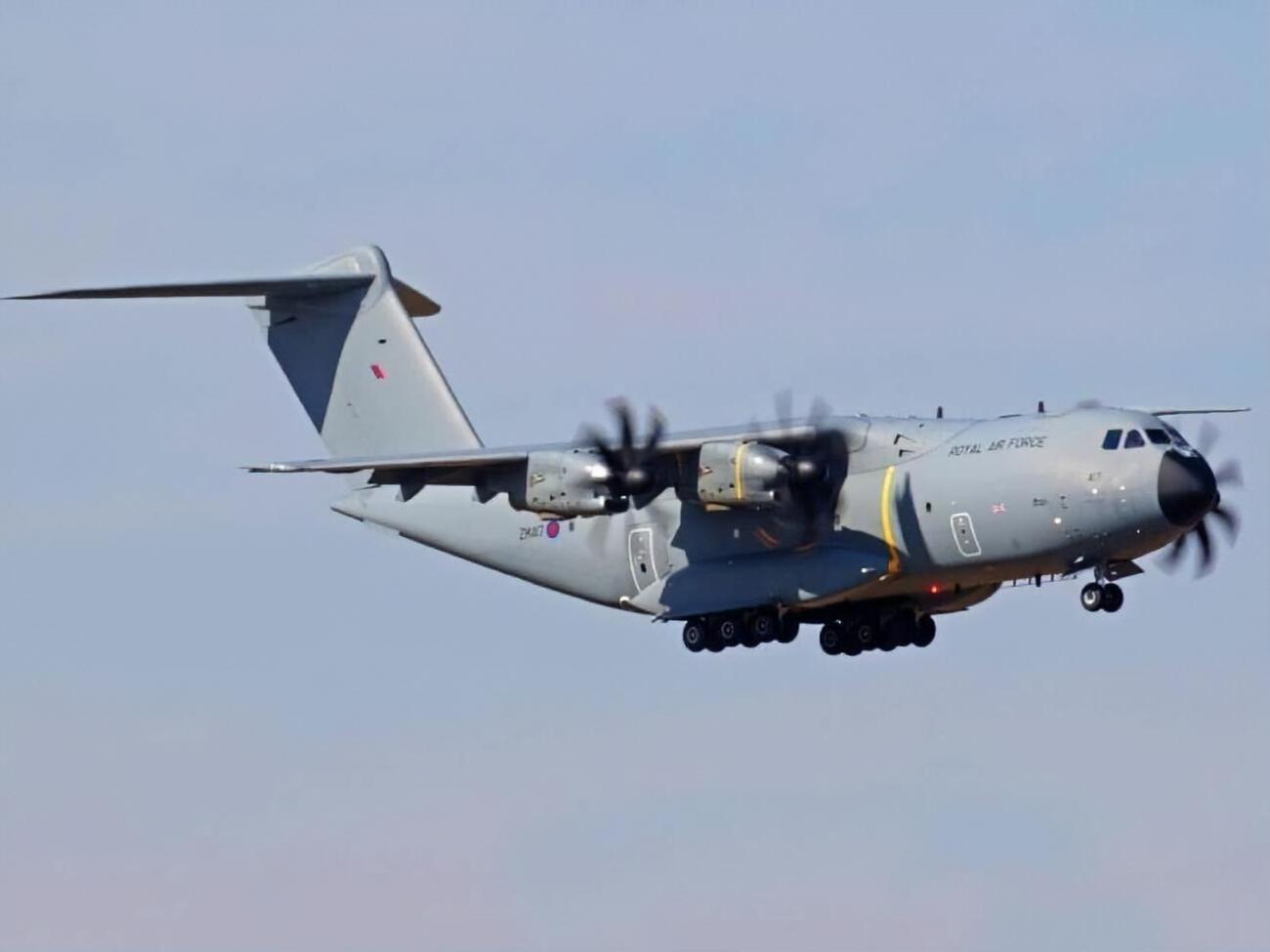 Самолеты&nbsp;уже доставили снаряжение и первых участников международных учений, сообщили в Минобороны