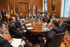 Торговая комиссия и Минюст США пока окончательно не решили, начинать ли проверку крупнейших цифровых компаний