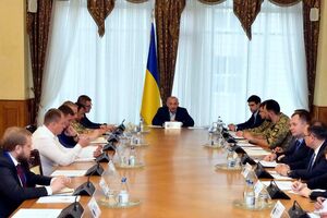 4 червня силовики провели оперативну нараду під головуванням Матіоса