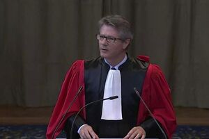 Профессор Жан-Марк Тювенин на суде представляет интересы Украины