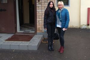 Донька (на фото зліва) і дружина Сущенка побували на тривалому побаченні в його колонії