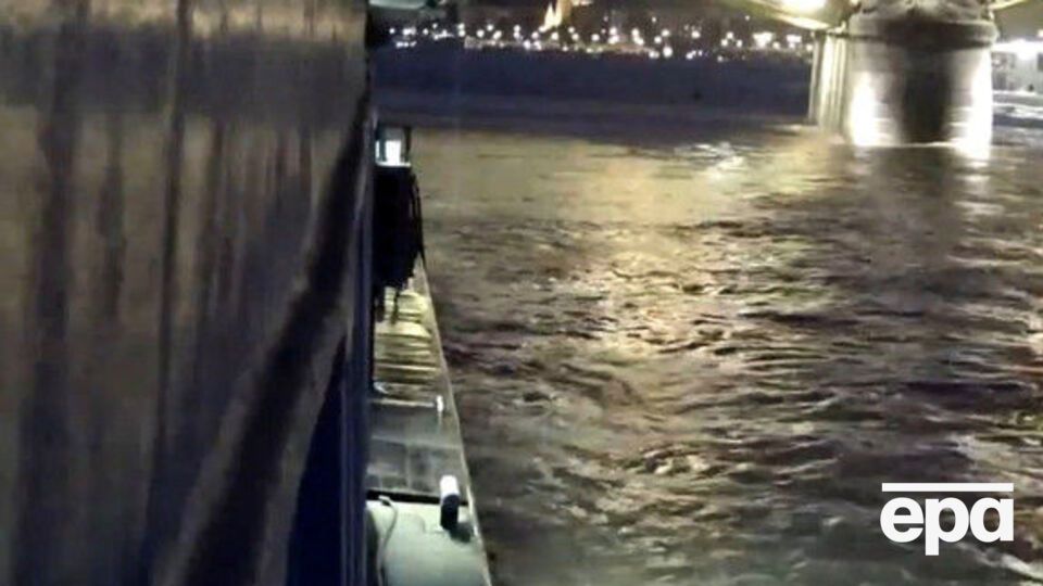 29 мая возле моста Маргит в Будапеште затонуло прогулочное судно