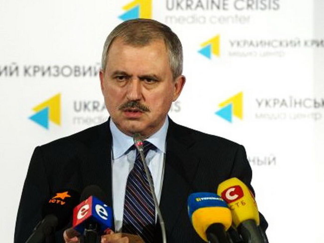 Андрей Сенченко: Кто может, но не хочет отстаивать национальные интересы – лучше уйдите сами. Кто хочет, но не может – лучше не позорьтесь