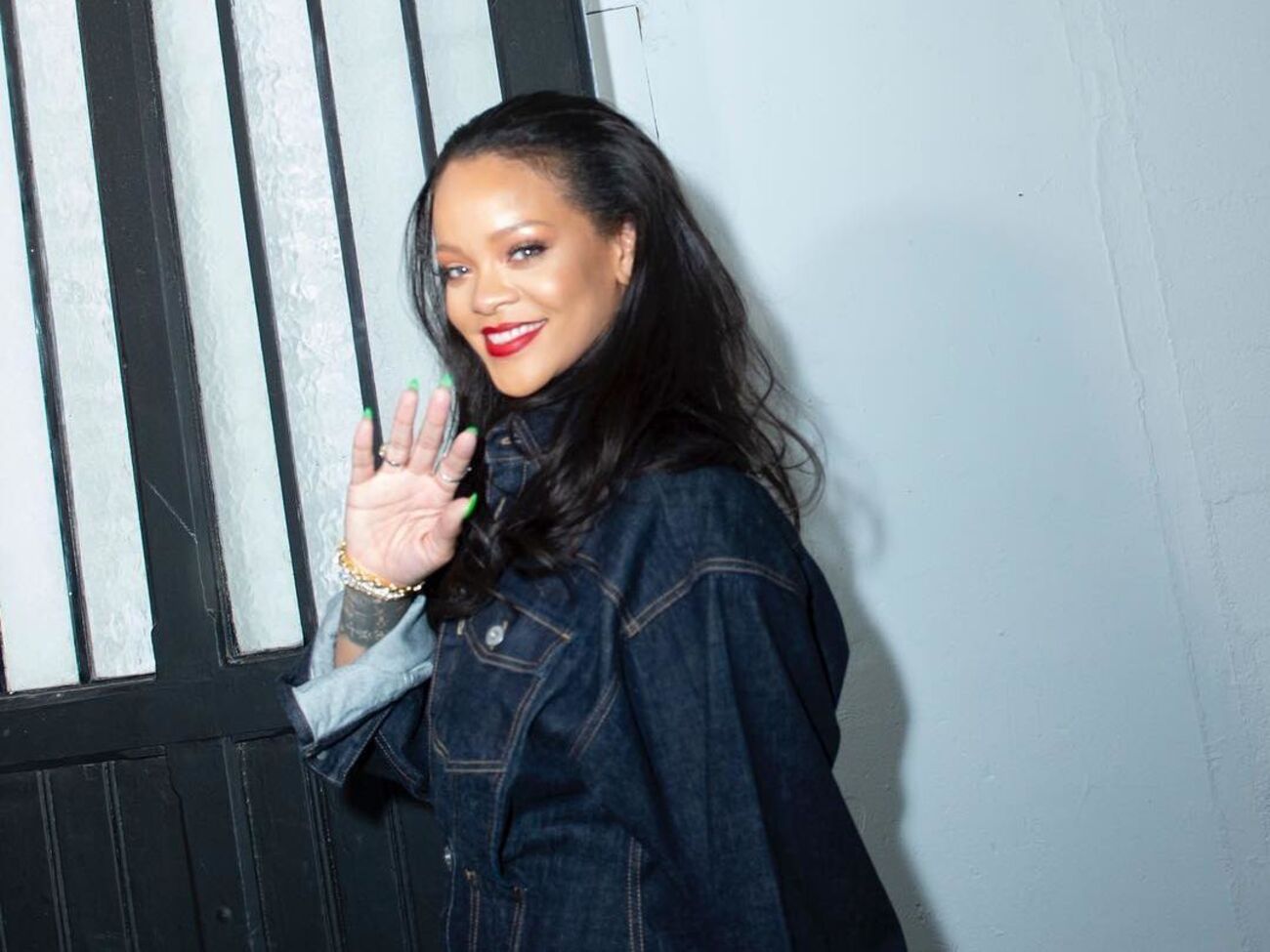 Большую часть дохода Рианне принес ее бизнес