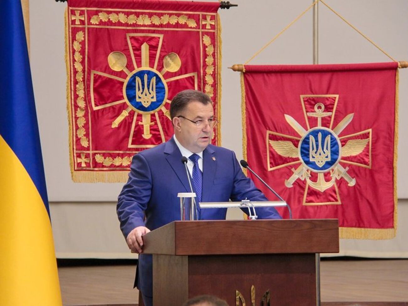 Полторак подав рапорт про відставку 20 травня