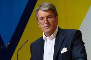 Адвокат: Ющенко не ховається і перебуває в Києві