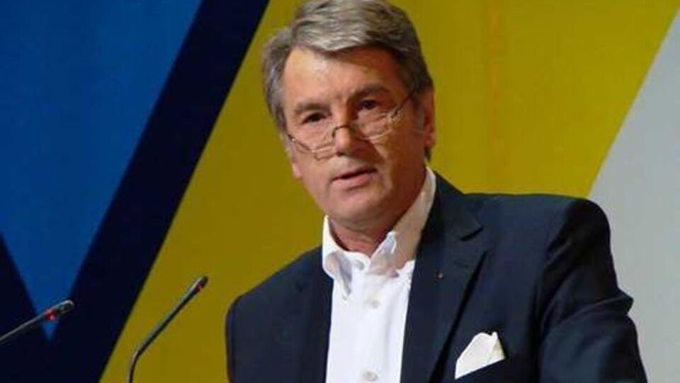 Адвокат: Ющенко не ховається і перебуває в Києві