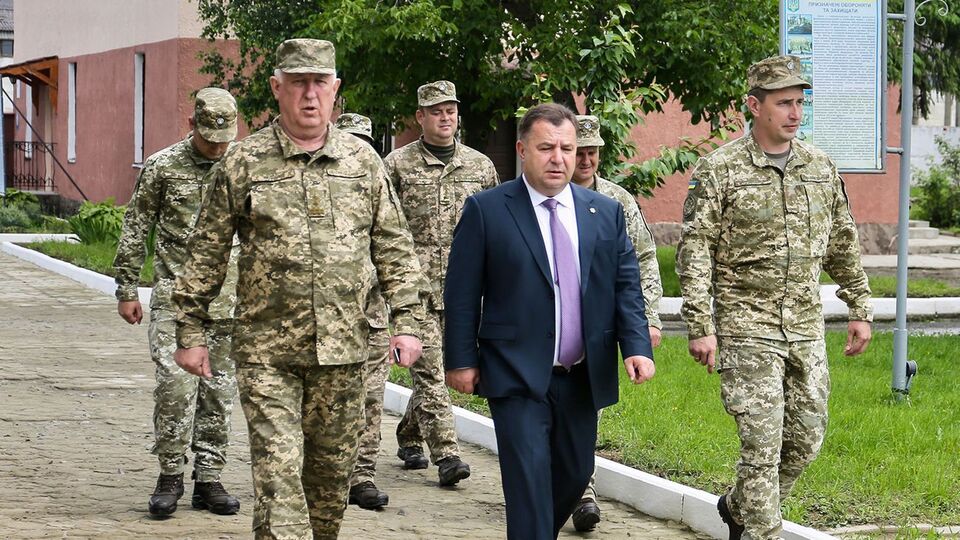 Профільний комітет не підтримав відставки Полторака