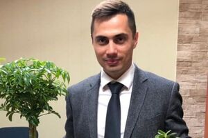 Ни один украинский олигарх или президент никогда не запретит своим телохранителям открывать ответный огонь. Почему же появляются такие инициативы для ВСУ?