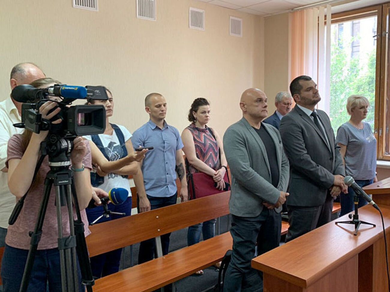Постанова суду набуває законної чинності від дня її ухвалення, але її може бути оскаржено у Верховному Суді