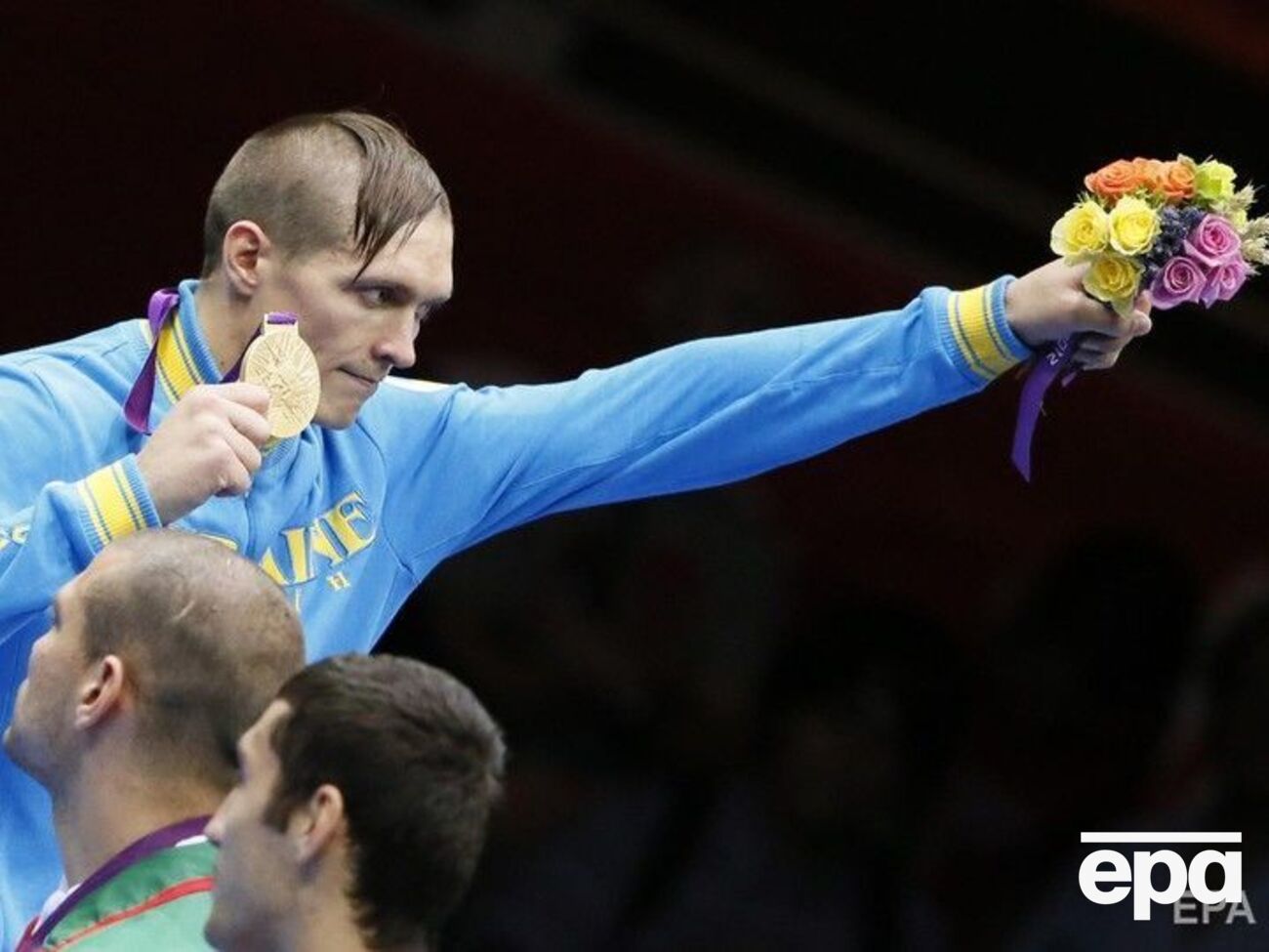 Усик відмовився від третього чемпіонського пояса