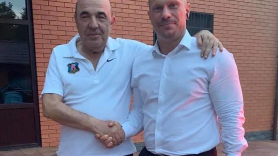 6 червня Кива виклав у Facebook фото із Рабіновичем і підписав його: "Ми переможемо війну!"