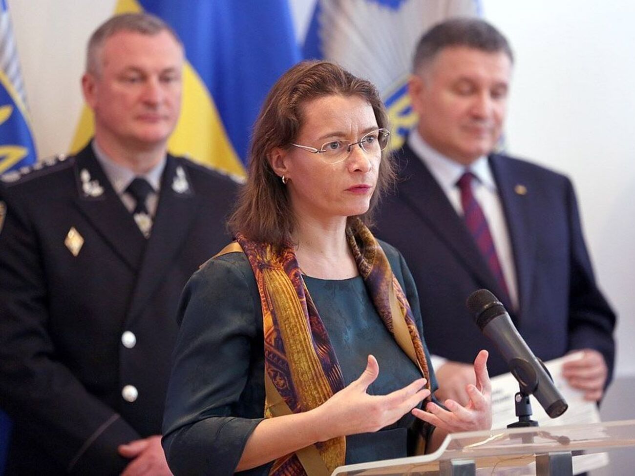 Дюмон: Еще много всего предстоит сделать, в особенности в плане борьбы с коррупцией