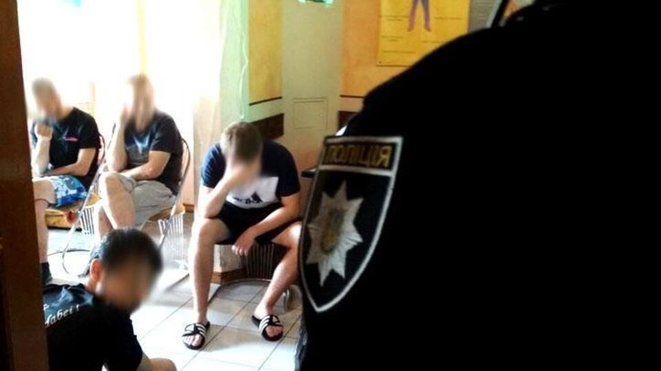 У центрах незаконно утримували 87 осіб, повідомили в поліції