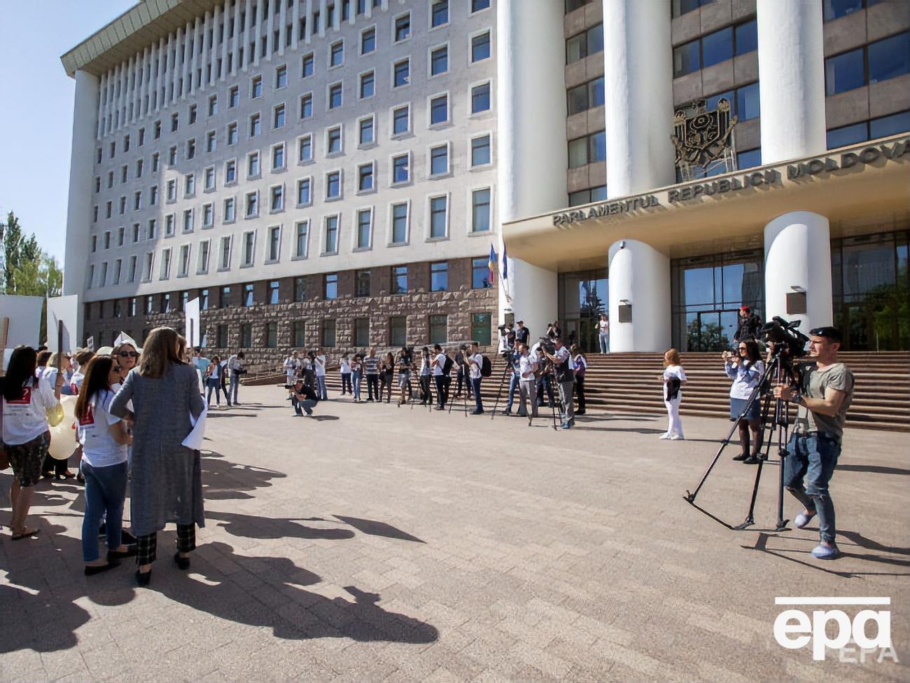 Парламент Молдови провів екстрене засідання