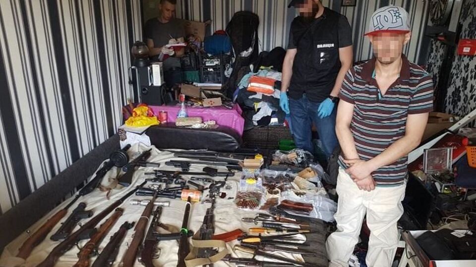 Оружие и боеприпасы злоумышленник покупал в интернете, утверждают в полиции