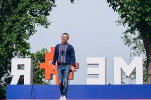 Вакарчук заявил, что решил добавить к опытным юристам искренних новых людей, которые просто хотели помочь
