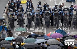 Из-за протестов церемония поднятия флагов прошла без присутствия публики