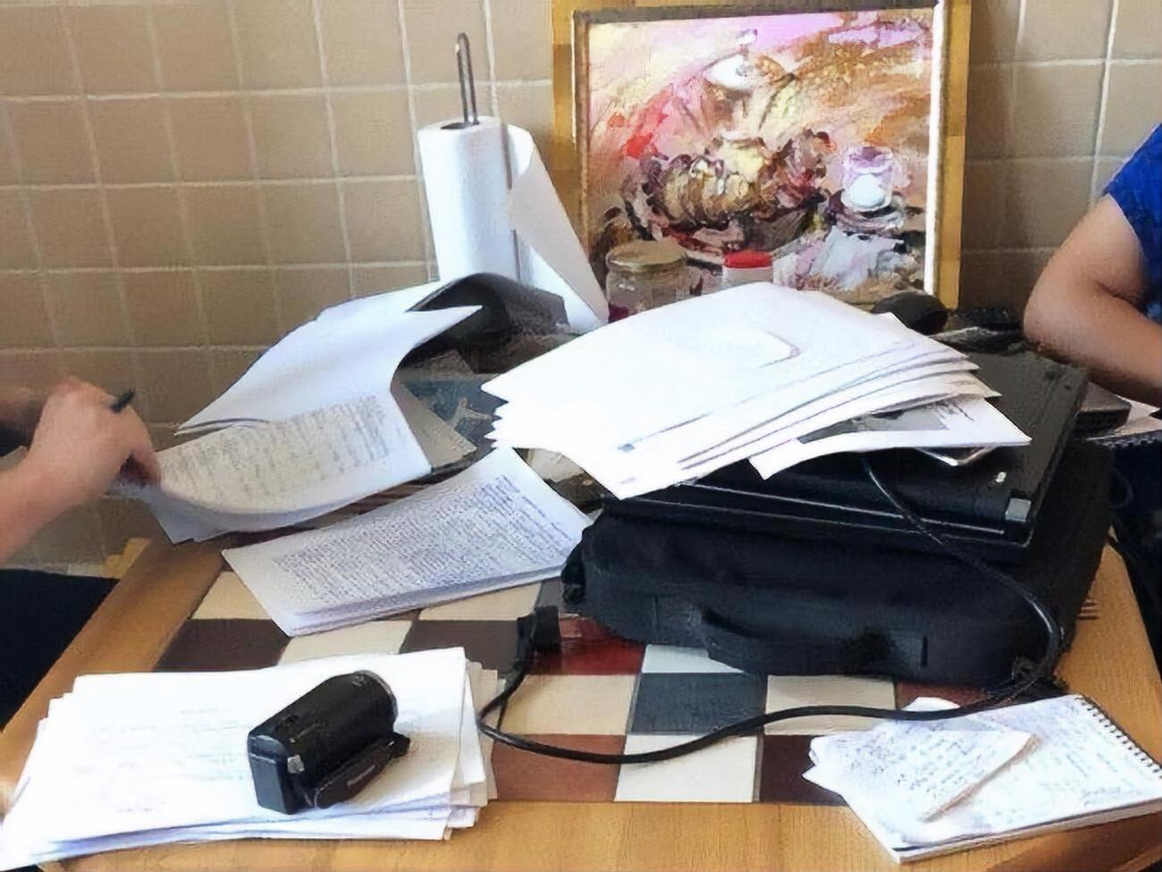 Правоохранители провели обыск у подозреваемого