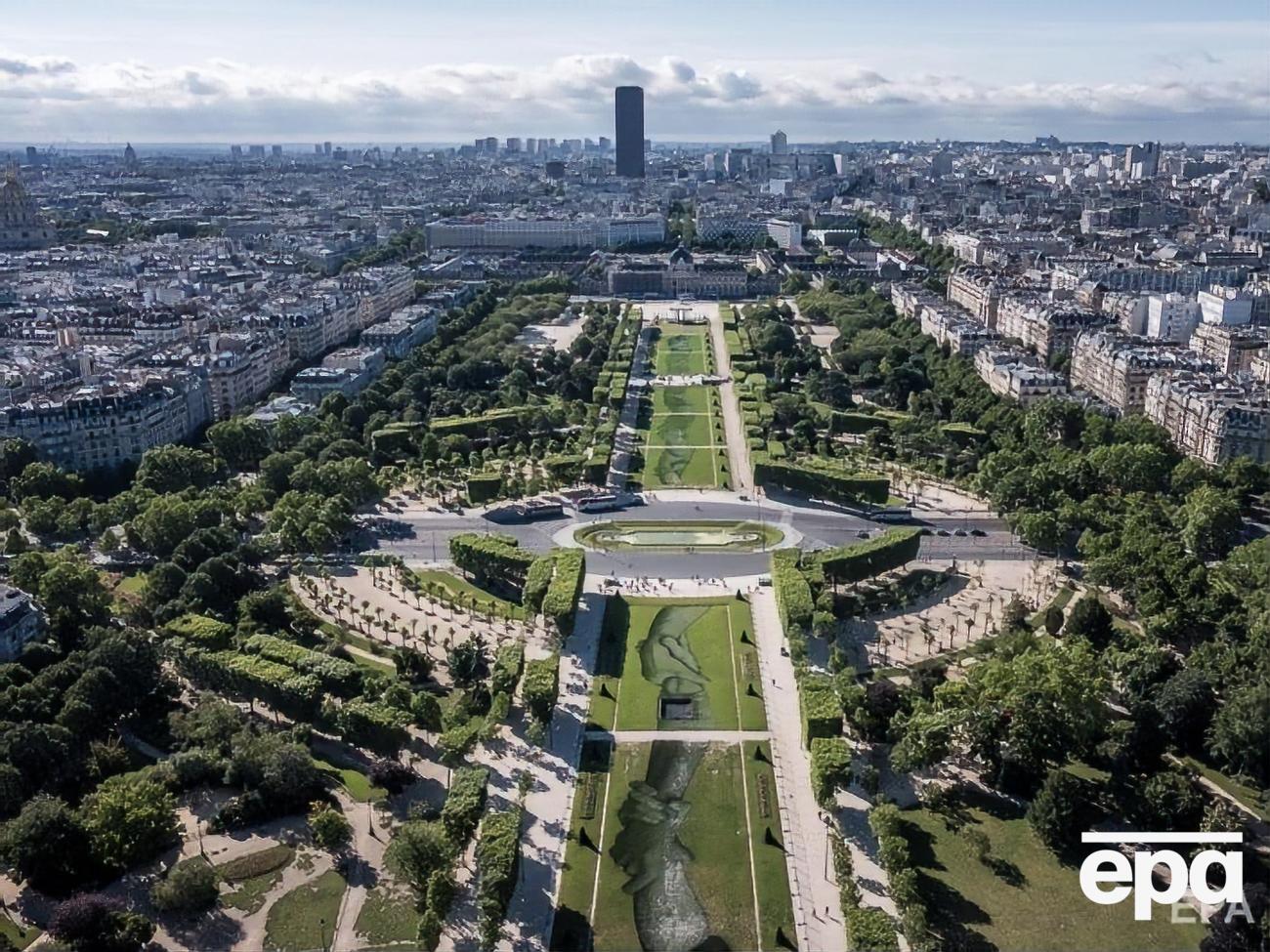 В Париже теперь действует чрезвычайная климатическая ситуация