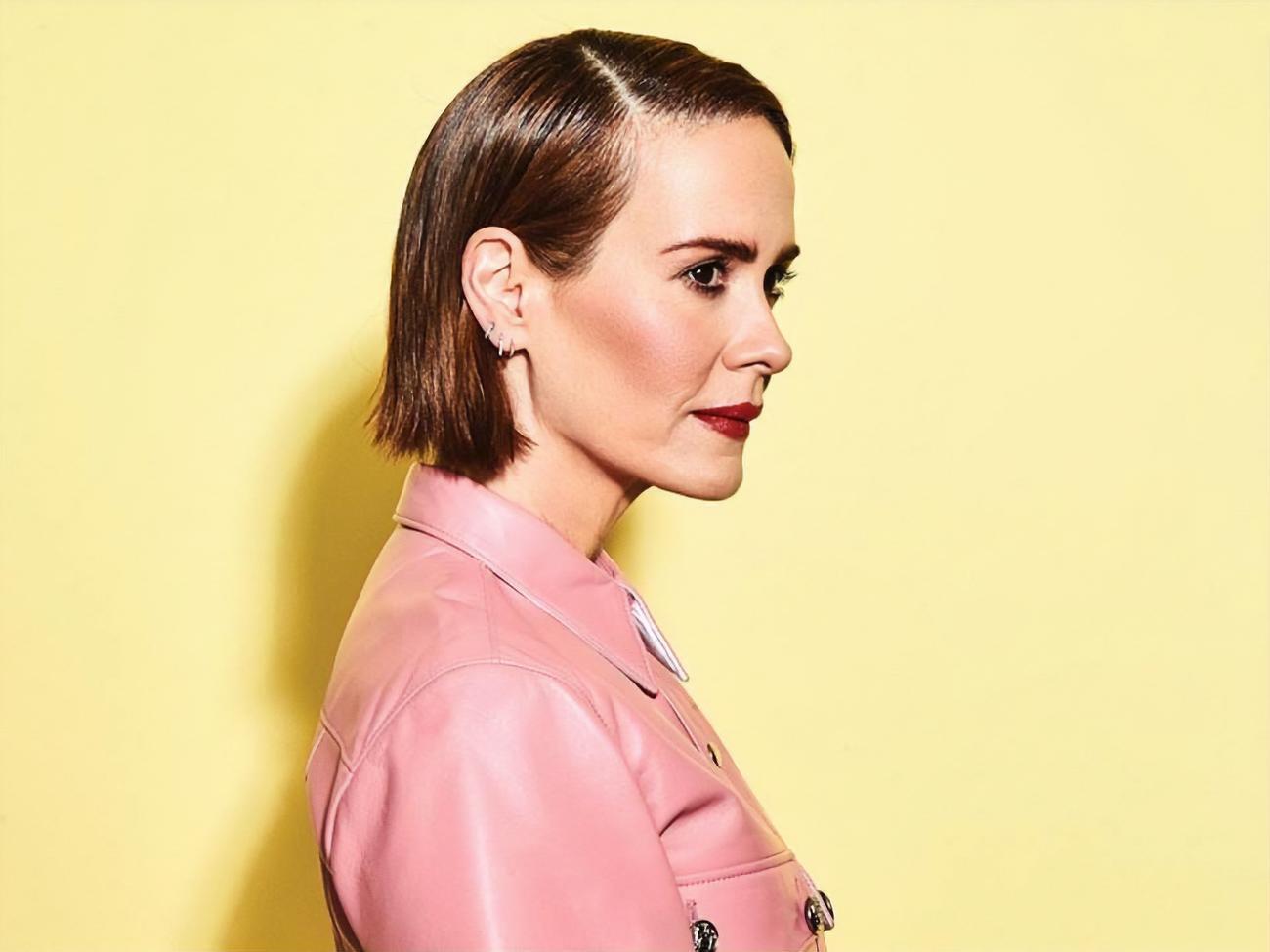 У перших восьми сезонах проєкту Полсон грала першорядні ролі