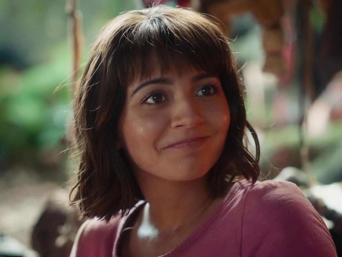 Головна героїня провела дитинство у джунглях