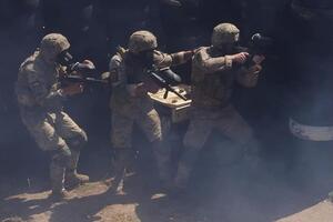 Українські військові відпрацьовують елементи стабілізаційних дій у кризовому регіоні