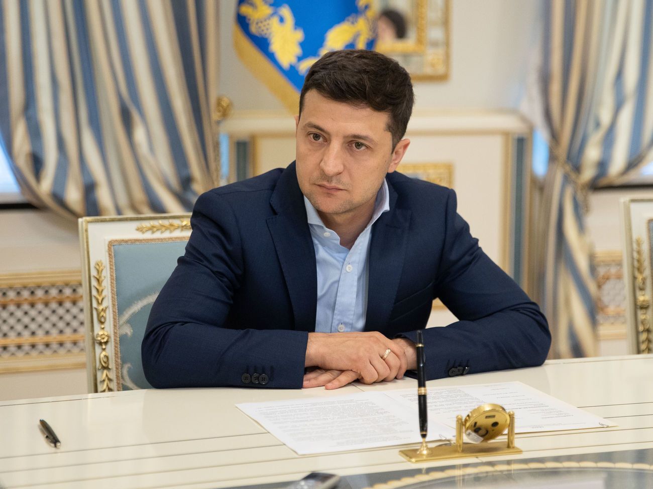 Зеленский (на фото) провел телефонные переговоры с Путиным