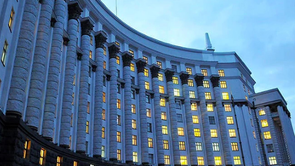 Робити будь-які цінові оцінки можна тільки після щонайменше місяця роботи ринку, уважають у Кабміні