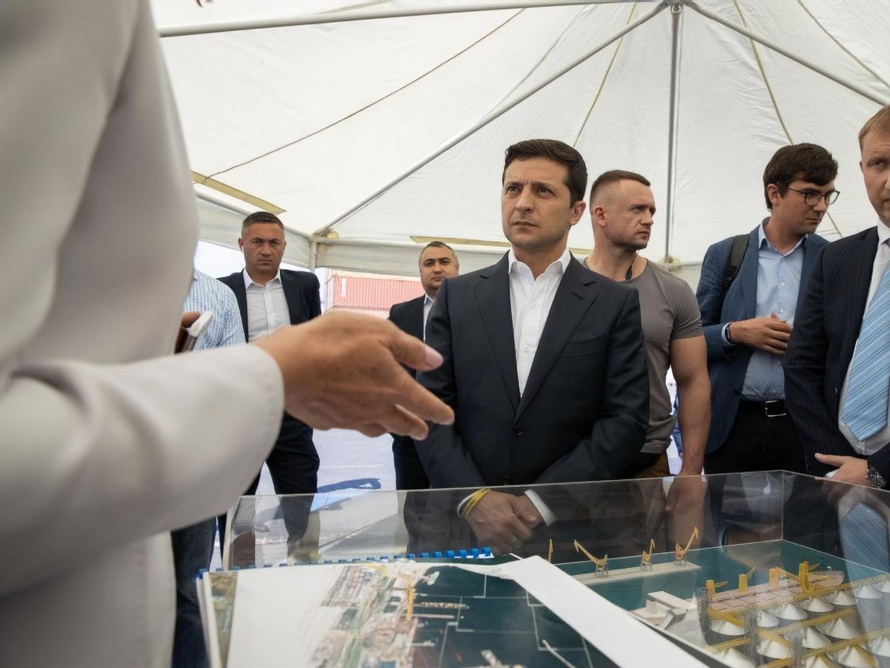 Зеленський: Дуже відповідальна місія. Не хочемо вас, одесити, підвести