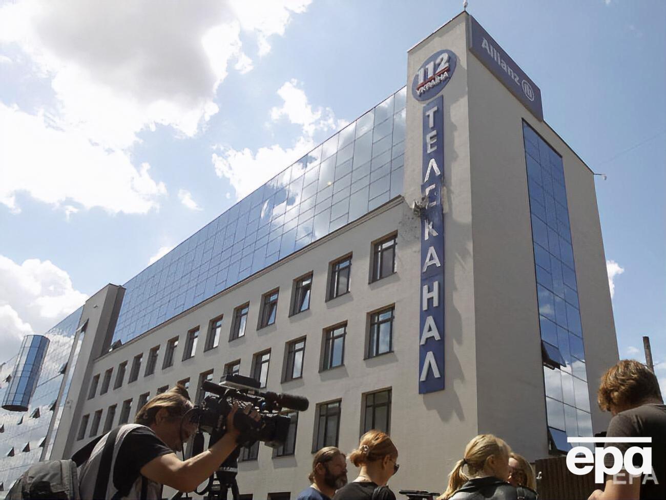 Утром 13 июня неизвестный выстрелил в фасад здания из гранатомета