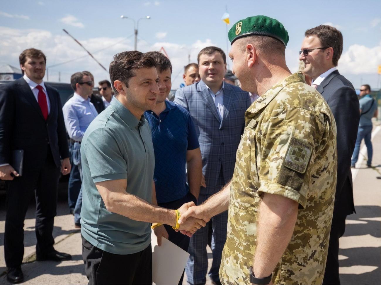 Зеленский посетил КПВВ "Чонгар"