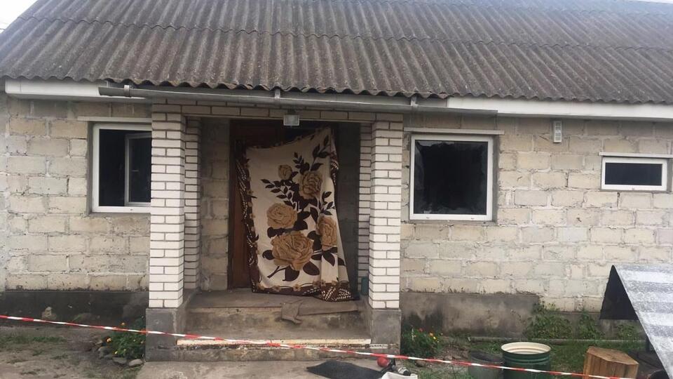 В результате взрыва погибли брат и сестра