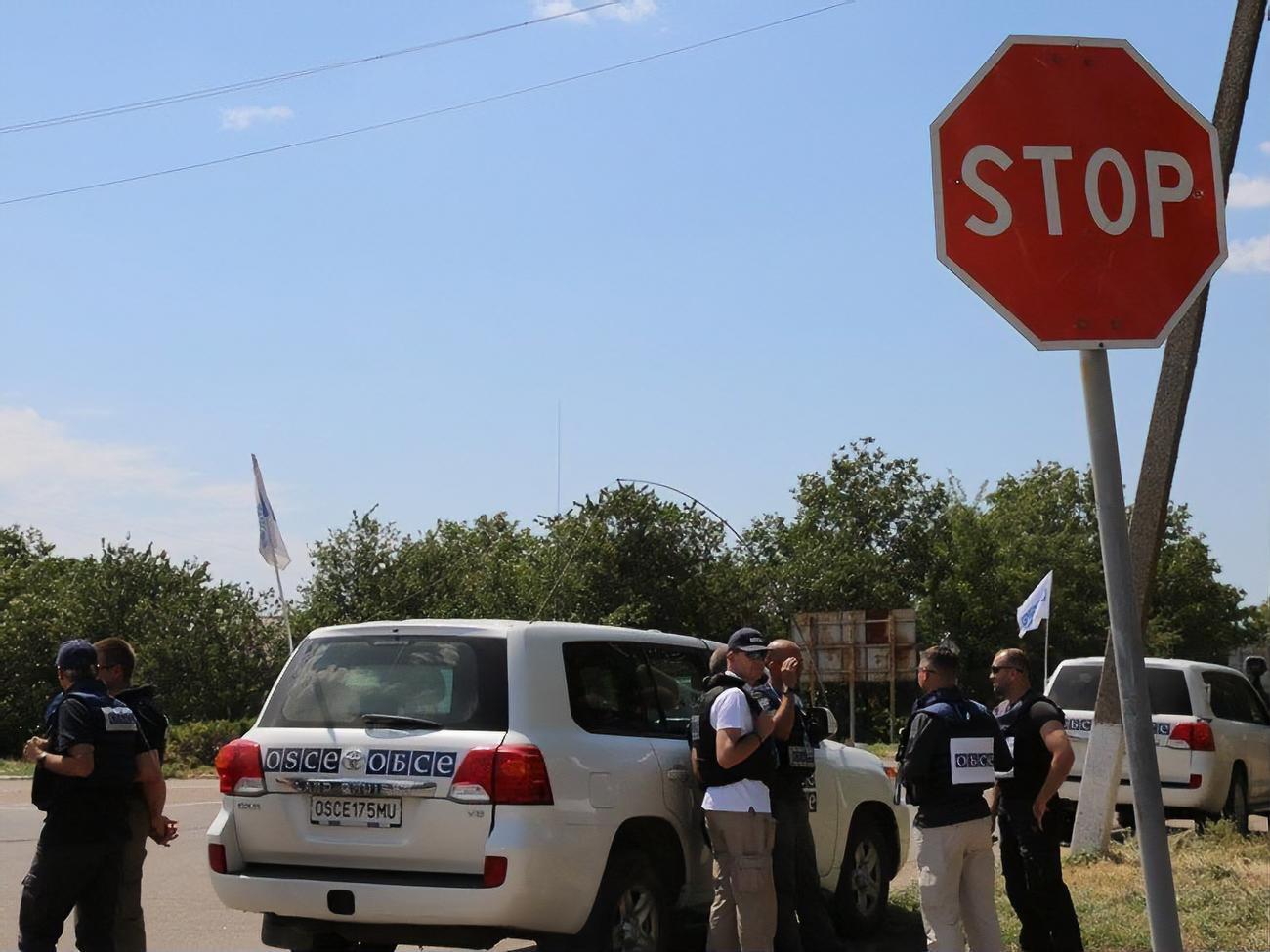 Спостерігачі ОБСЄ помітили вантажівки в районі, де немає офіційних прикордонно-пропускних споруд і доріг