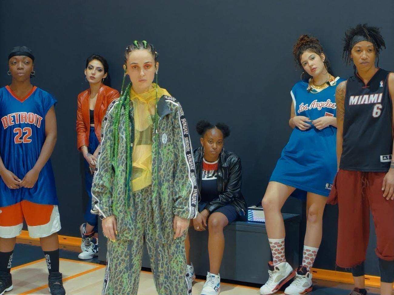 Ролик Паш снимали в спортзале