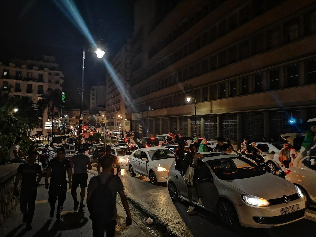 Беспорядки произошли в Париже, Лионе и Марселе