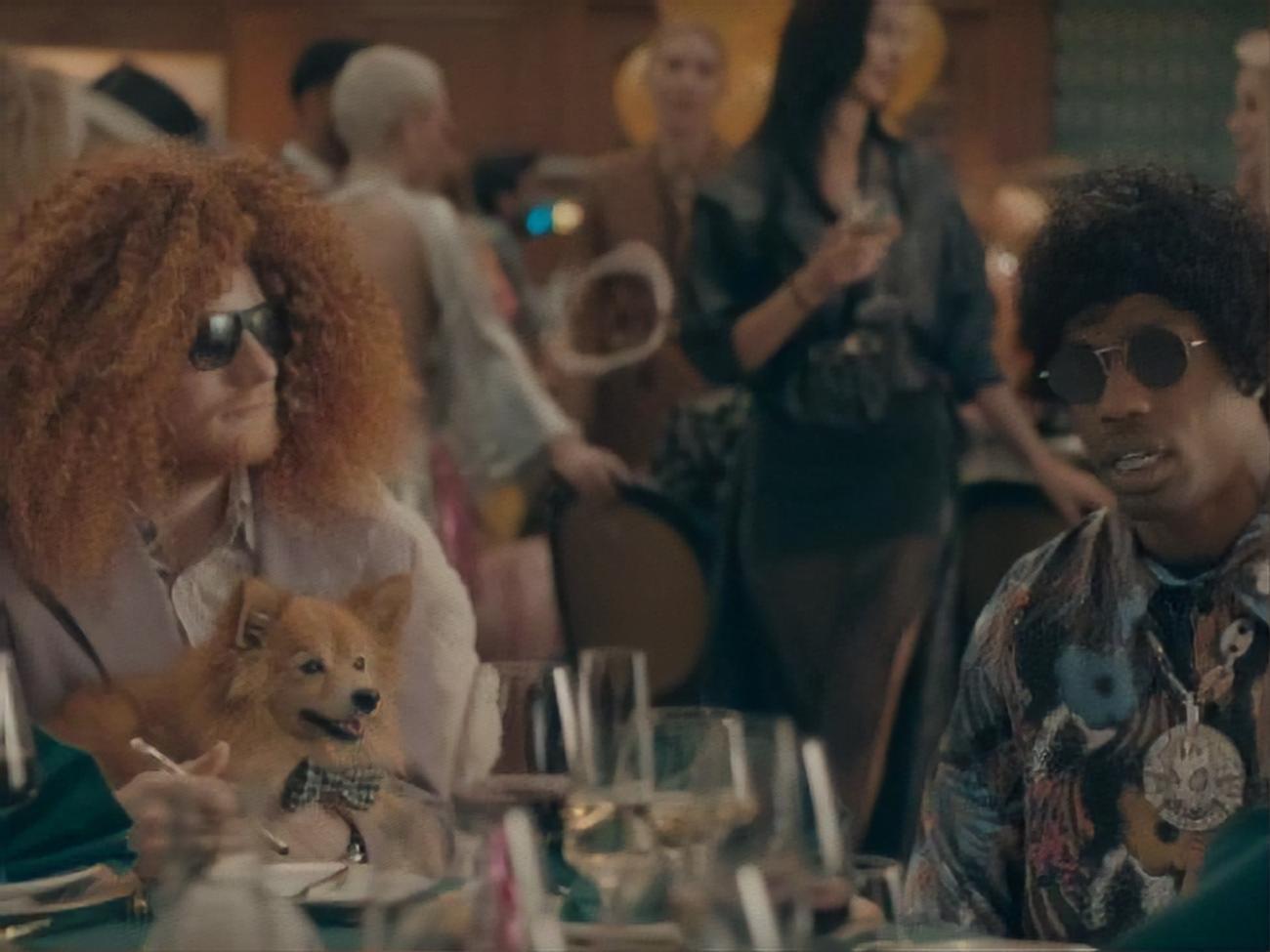 В ролике исполнители воплотили образы героев фильмов