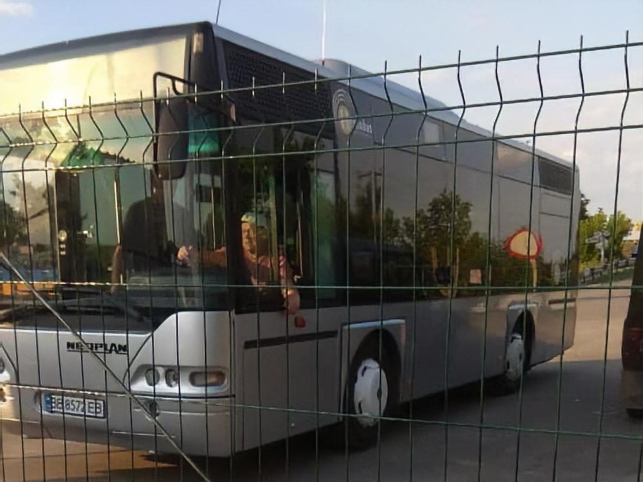 Автобус призначено для перевезення людей похилого віку та інвалідів