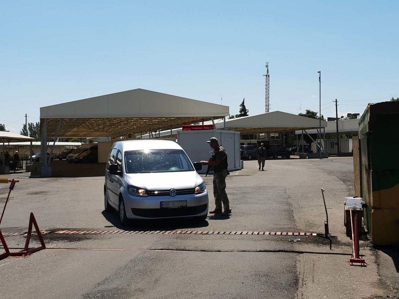 Все пункты пропуска работают в штатном режиме, сообщили в МВД