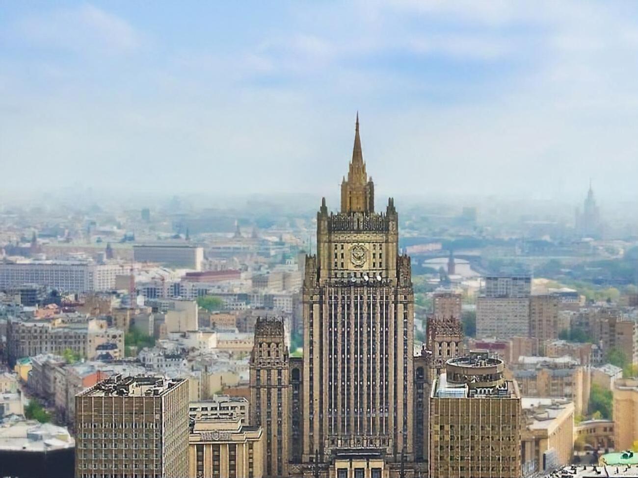 В МИД РФ утверждают, что тема украинских моряков "обсуждается"