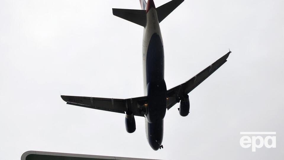 The Telegraph пишет, что ситуация вызывает беспокойство по поводу эффективности проверок безопасности в Хитроу