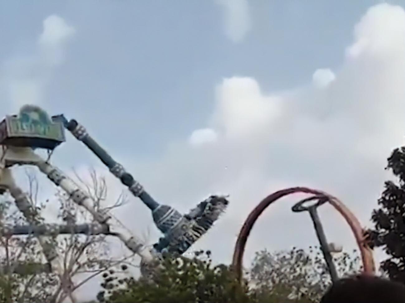 На аттракционе в момент обрушения находился 31 человек