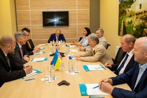 Тейлор зустрівся з Джемілєвим та Умеровим
