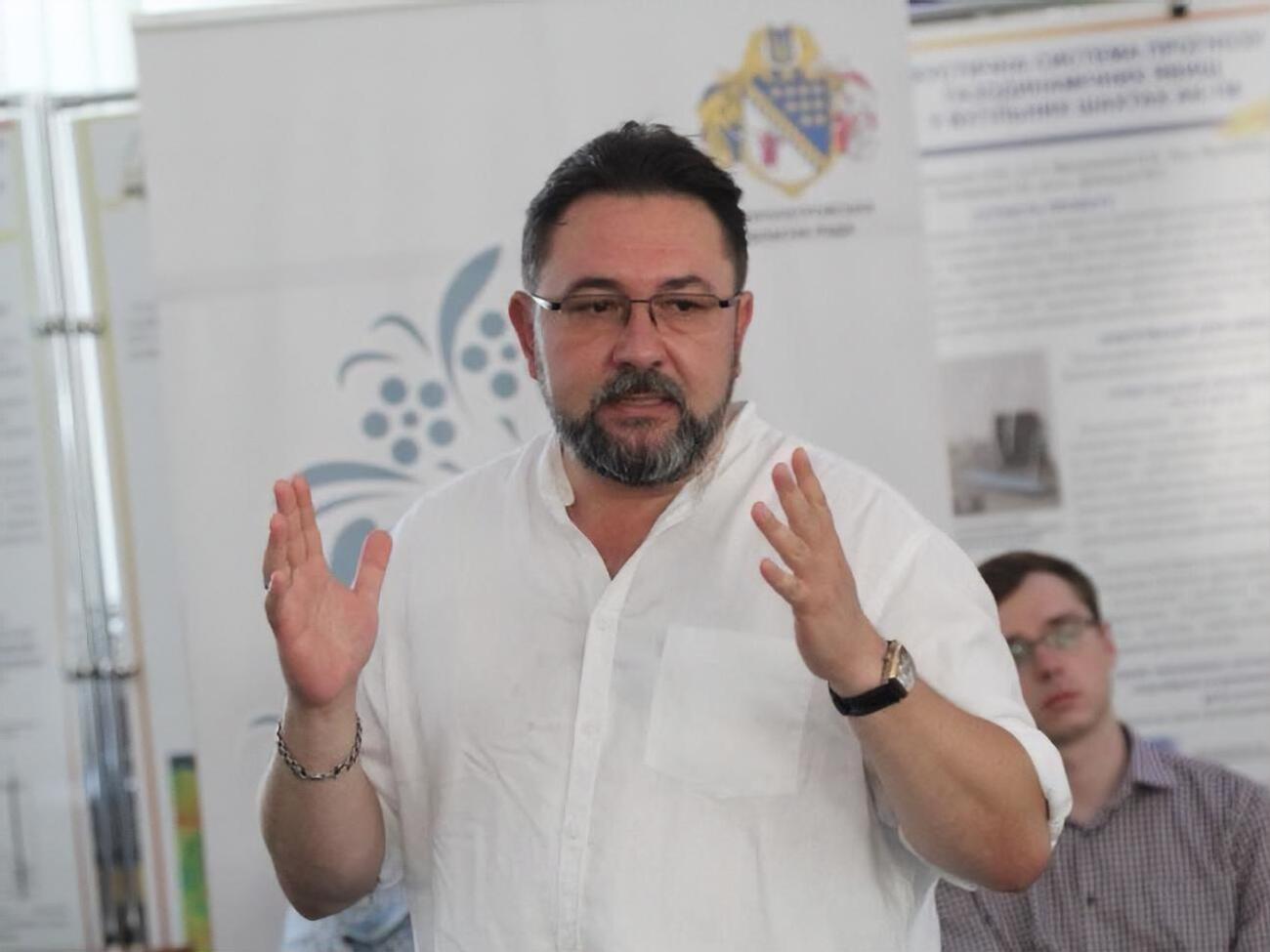 Потураев отметил, что для объединения Нацсовета и Госкомтелерадио нужно менять Конституцию