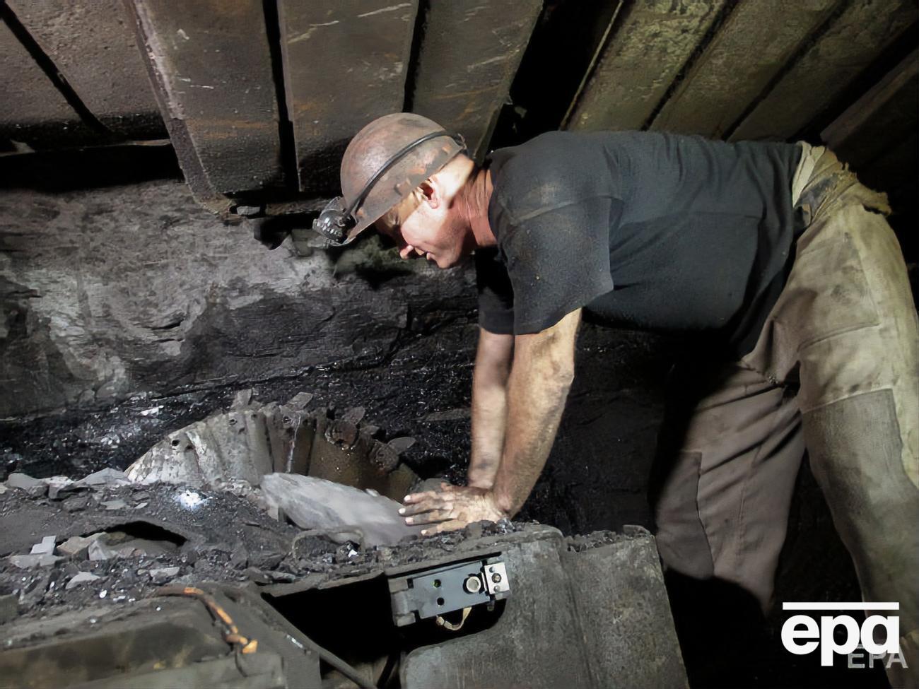 Українські шахти "перетворилися в убогі підприємства, які дихають на ладан", стверджує голова Первомайської територіальної організації профспілки працівників вугільної промисловості Віктор Підгорний