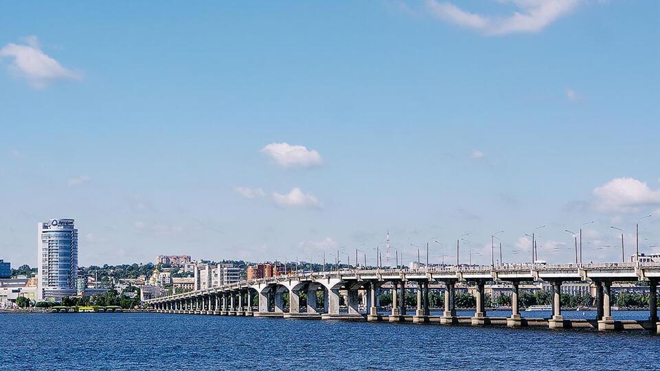 Мост в Днепре не ремонтировали 50 лет