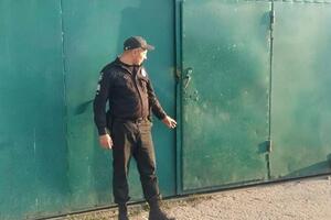 Тело погибшего нашли в боксе