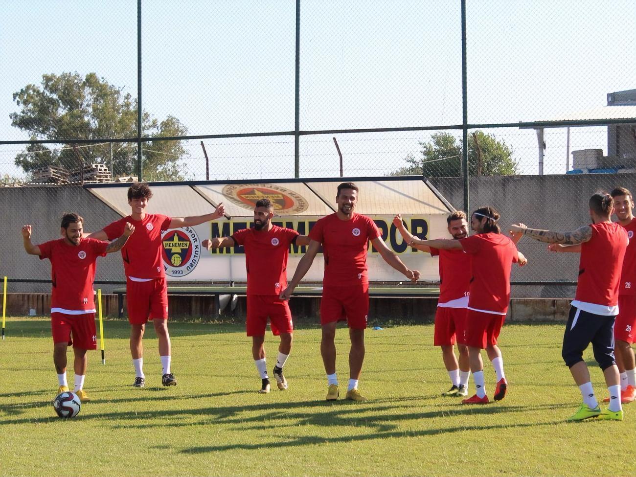 "Менеменспор" играет во втором дивизионе Турции