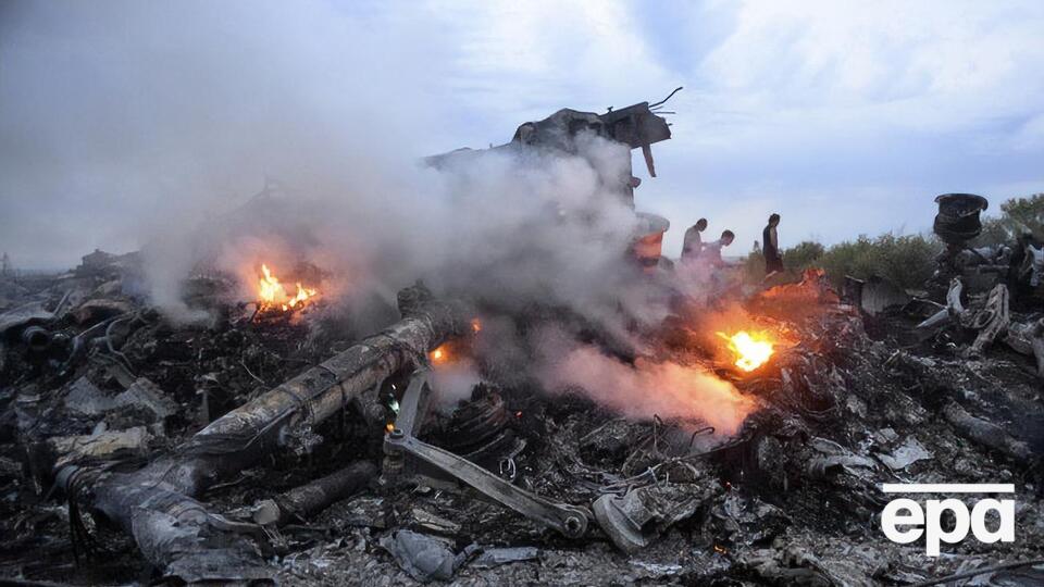 Boeing 777 зазнав аварії 17 липня 2014 року поблизу Тореза Донецької області. Загинули всі 298 осіб, що перебували на борту