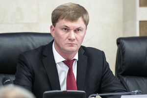 Власов написав заяву про звільнення на вимогу президента України